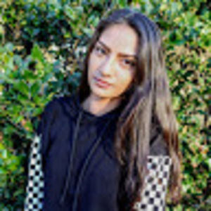 Meet your Posher, Idania